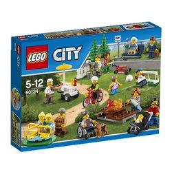 Stavebnice LEGO® CITY 60134 Zábava v parku - lidé z města