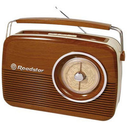Přenosný retro radiopřijímač Roadstar TRA 1957/WD